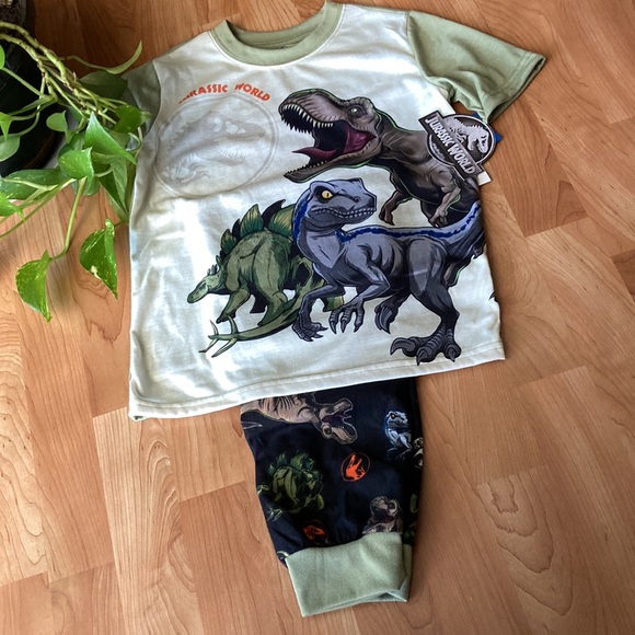 Jurassic World Pajamas - Picture 4 of 11